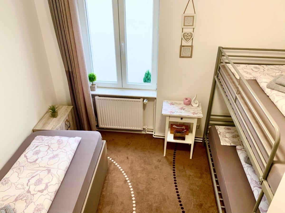 Bunk Bed in Mixed Dormitory Room