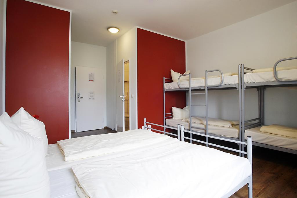 Six Bed Room