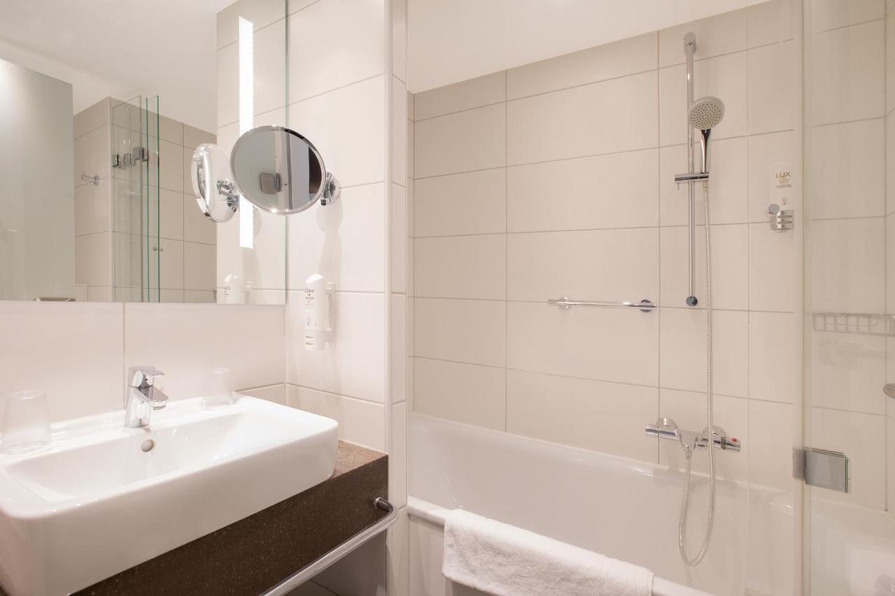 Standard Zweibettzimmer mit Blick auf den Innenhof