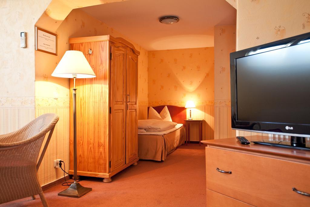 Privates Zimmer mit 5 Betten und eigenem Bad
