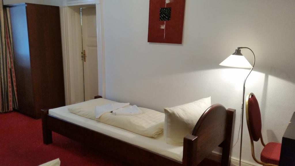 Twin Room,394715232:JPEG
