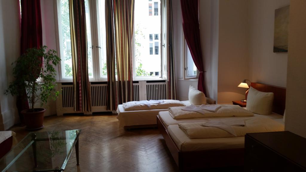 Fünfbettzimmer
