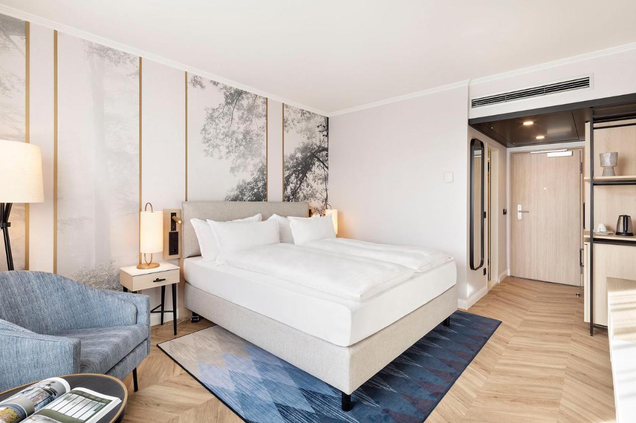 King Guest Room,1765159944:JPEG