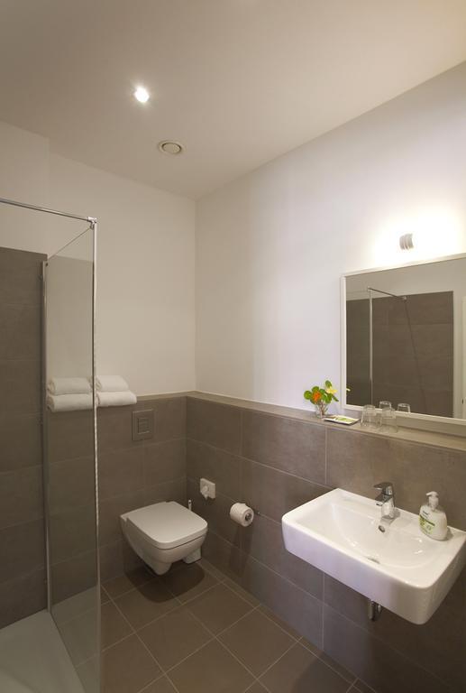 Dreibettzimmer mit eigenem Bad