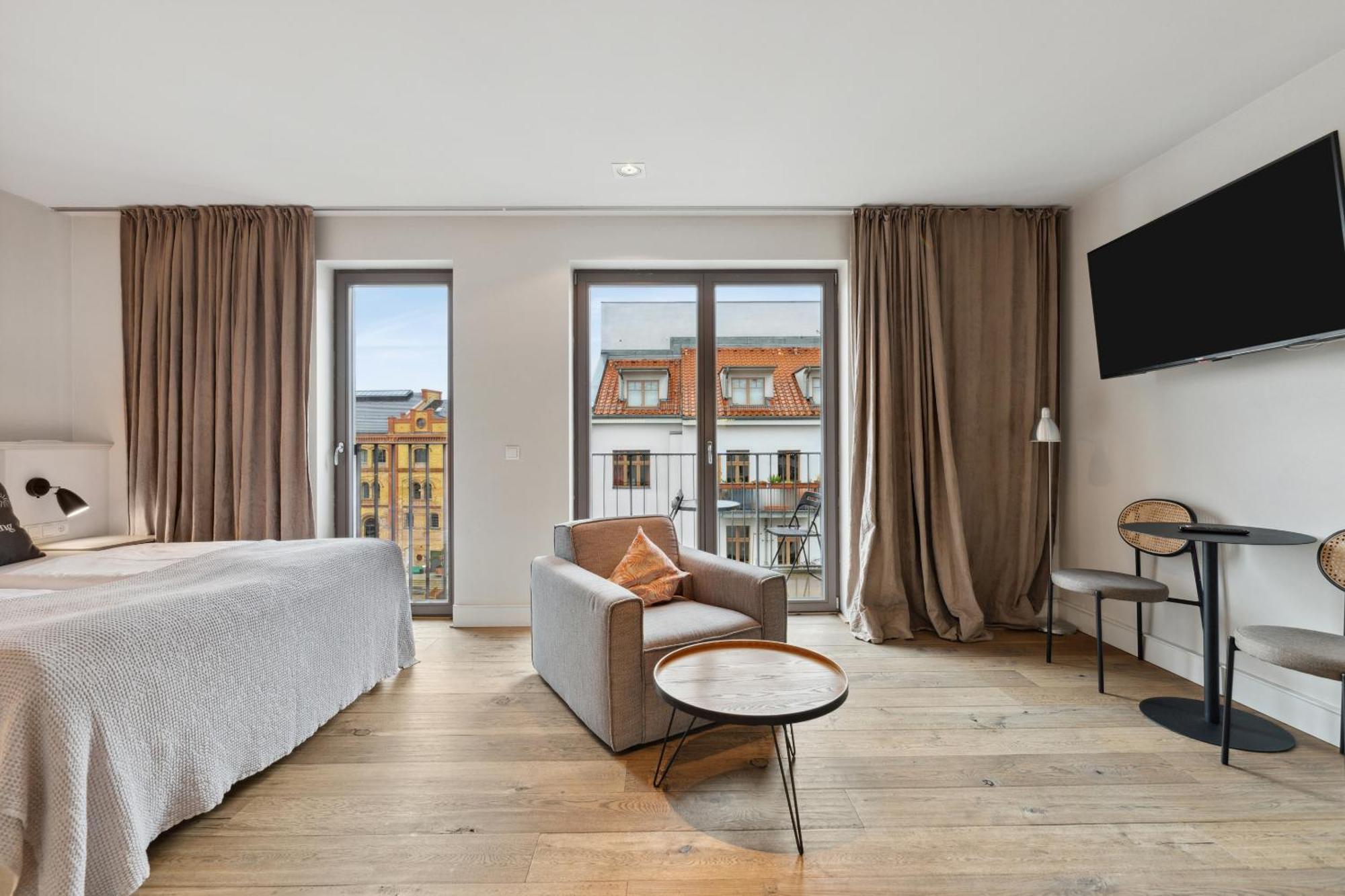 Suite L balcony,1618285219:JPEG