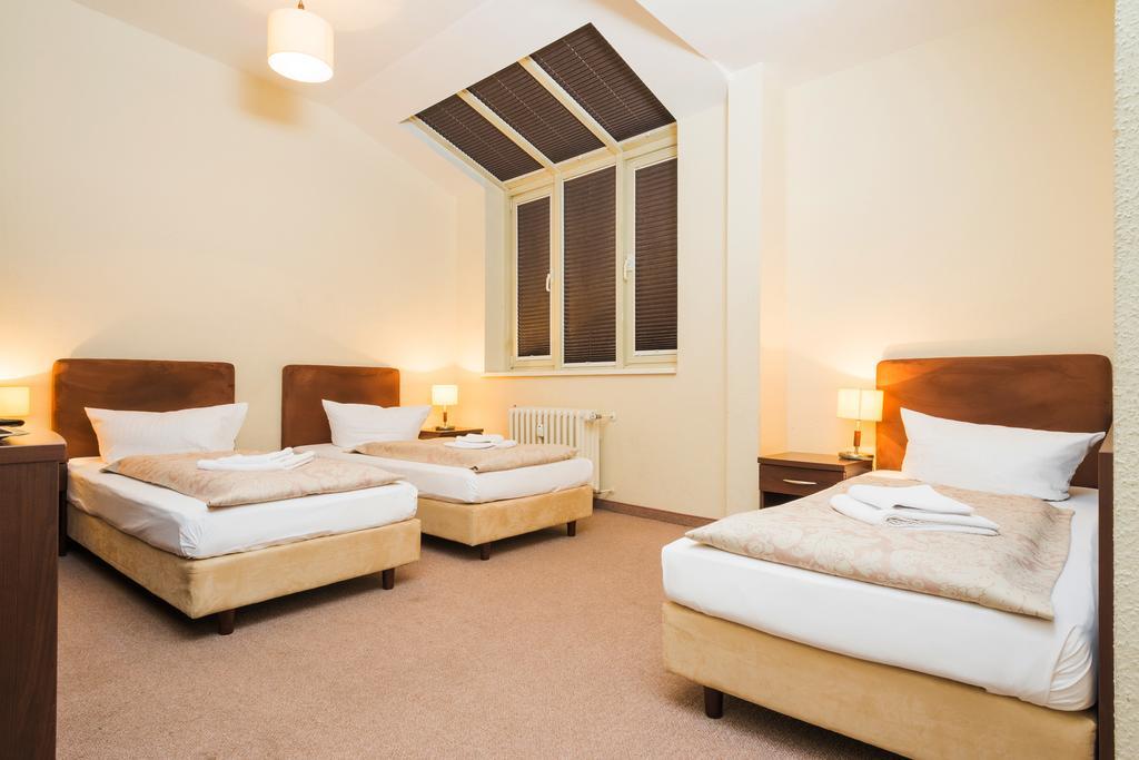 Standard Triple Room,330876472:JPEG