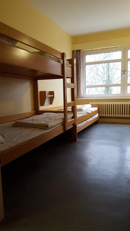 Vierbettzimmer mit Gemeinschaftsbad