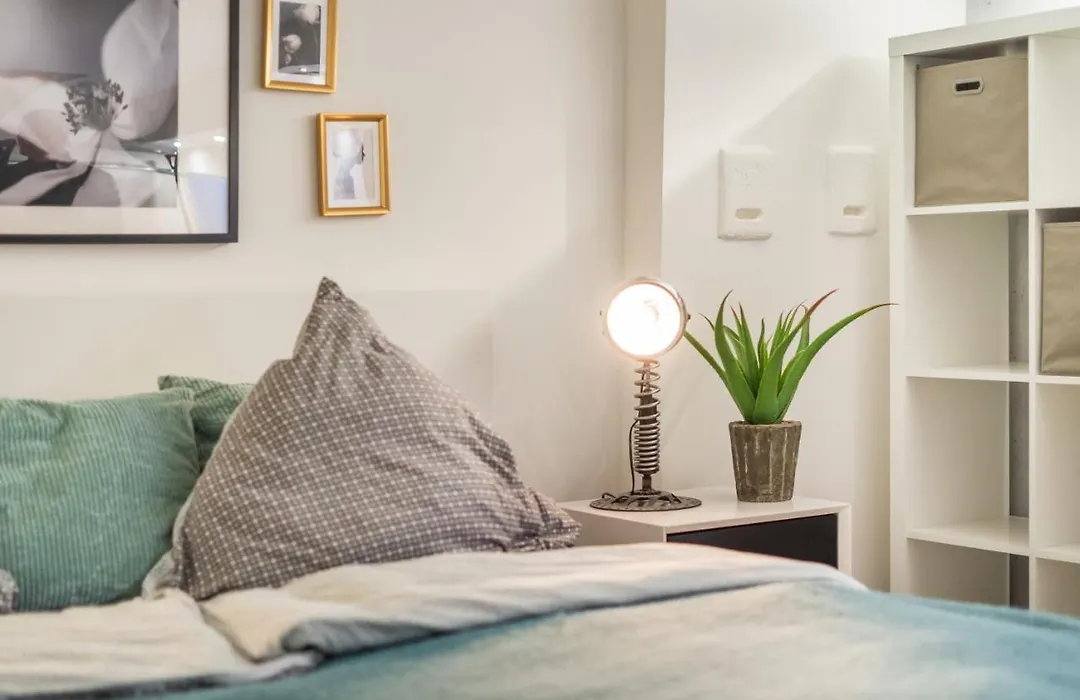 The Mierendorf, Comfortable Group & Family Apartment, 1Br, 1 Living Room, Ideal For 2 - 4 Guests-1