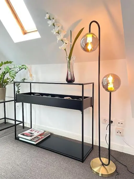 Appartment im DG Berlin / 5 min zur Messe-1
