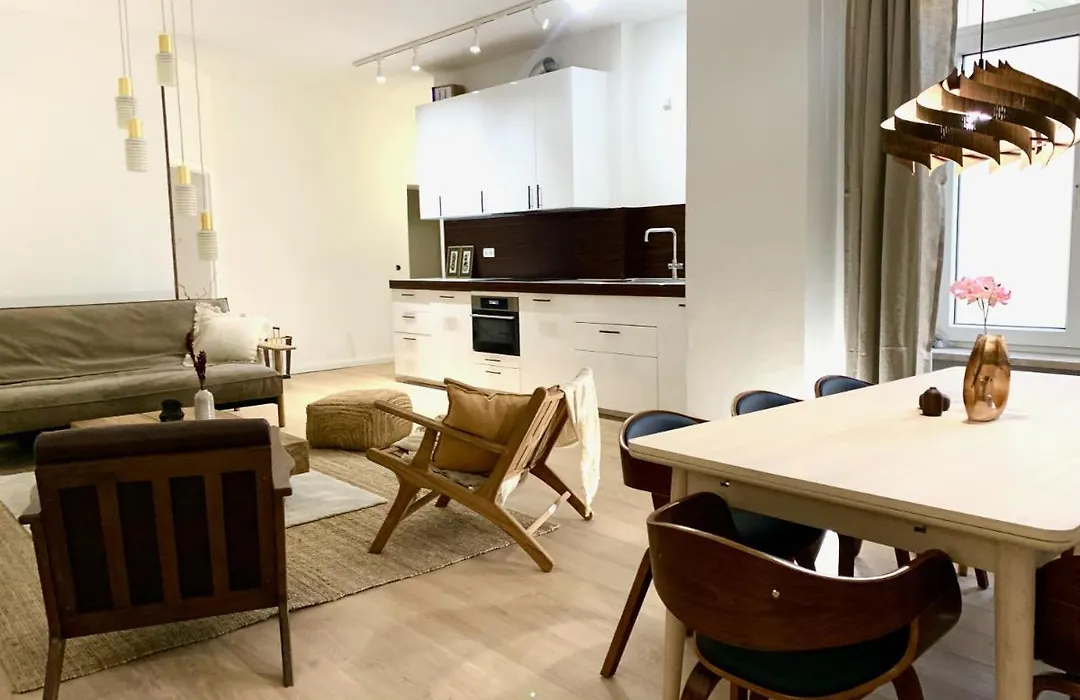 Cosy, Spacious, And Central-1