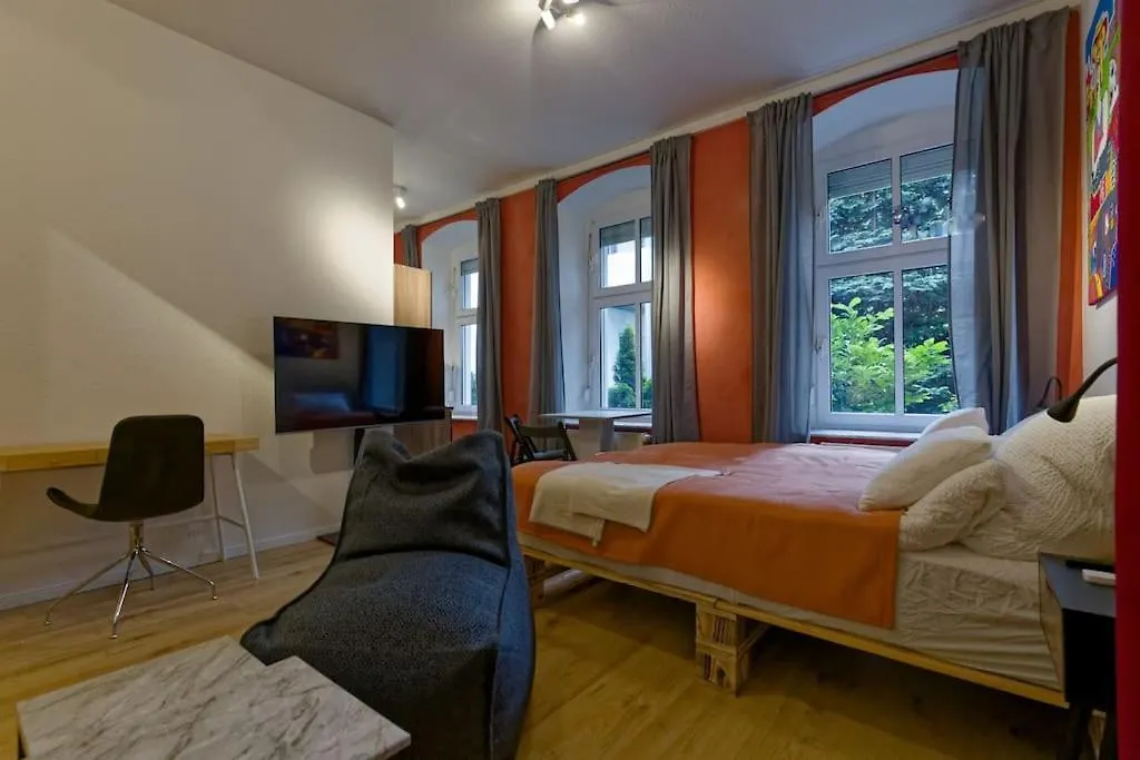 Wohnung 3 neben Warschauer Platz und Spree-1