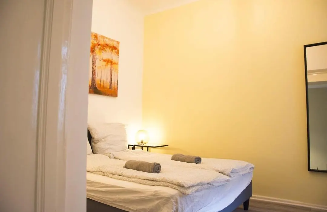 Family Apartment Moabit-1