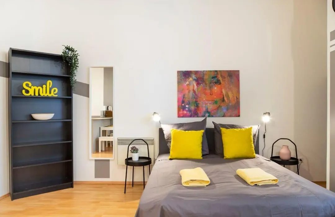 Cozy 2 room apartment next to Hermannstraße-1