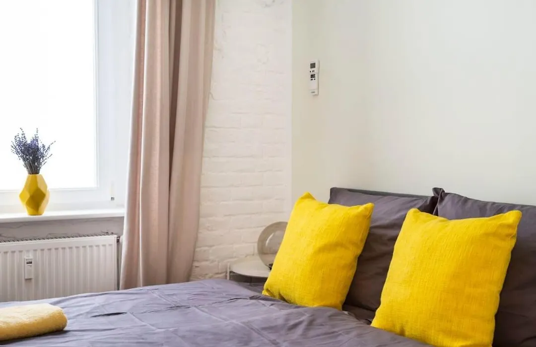 Cosy Three Br Two Bth Plus Ac Plus Self Checkin Plus Street Parking-1
