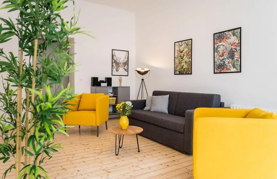Spacious 3Br Plus Ac Self Check-In Street Parking-1