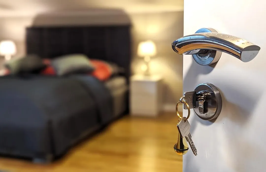 3 ROOMS - Zimmervermietung nähe Flughafen BER - gratis WLAN, Parken&Netflix-1