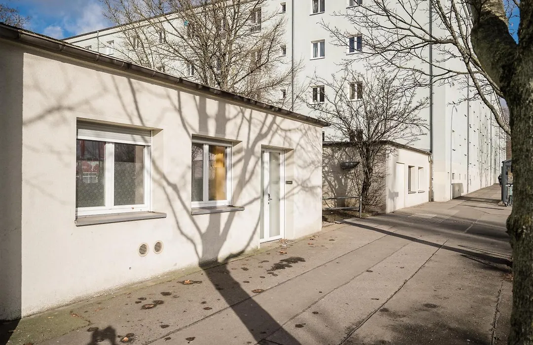 Three Bedroom Plus Big Kitchen Plus Selfcheckin Plus Street Parking-1