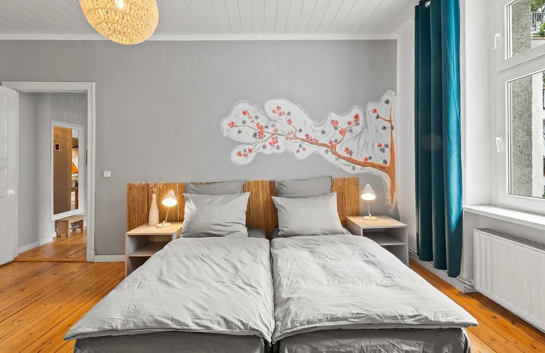 Thewilhelmshavener Group Apartment, Group & Family Friendly, 100M2, 2Br, 1 Living Room, Huge Table, Ideal For 4 - 6 Guests-1