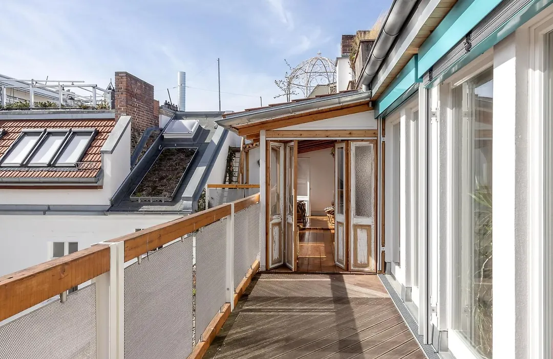 Top Floor Penthouse With Garden-1