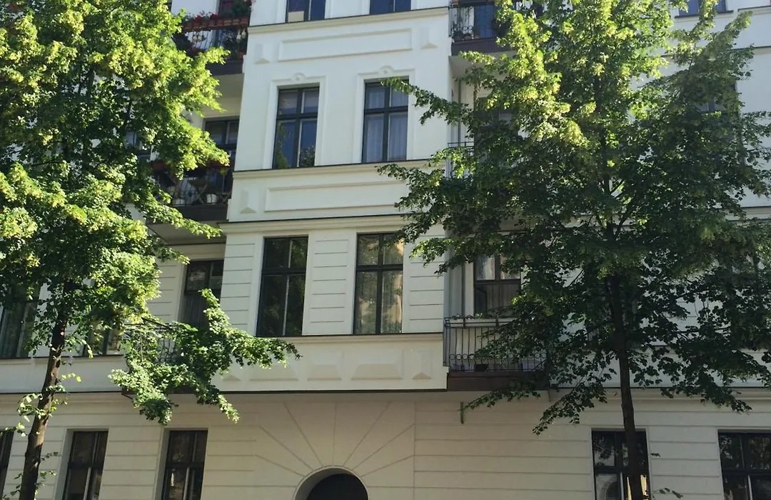 FeWo im Nollendorfkiez, 2 Zimmer, Küche, Bad,-1