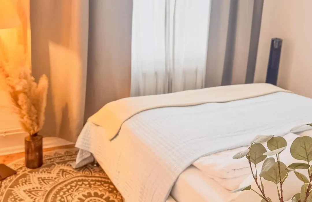 01 Bedroom In Mitte-Up To 5 People-Private Free Parking-1