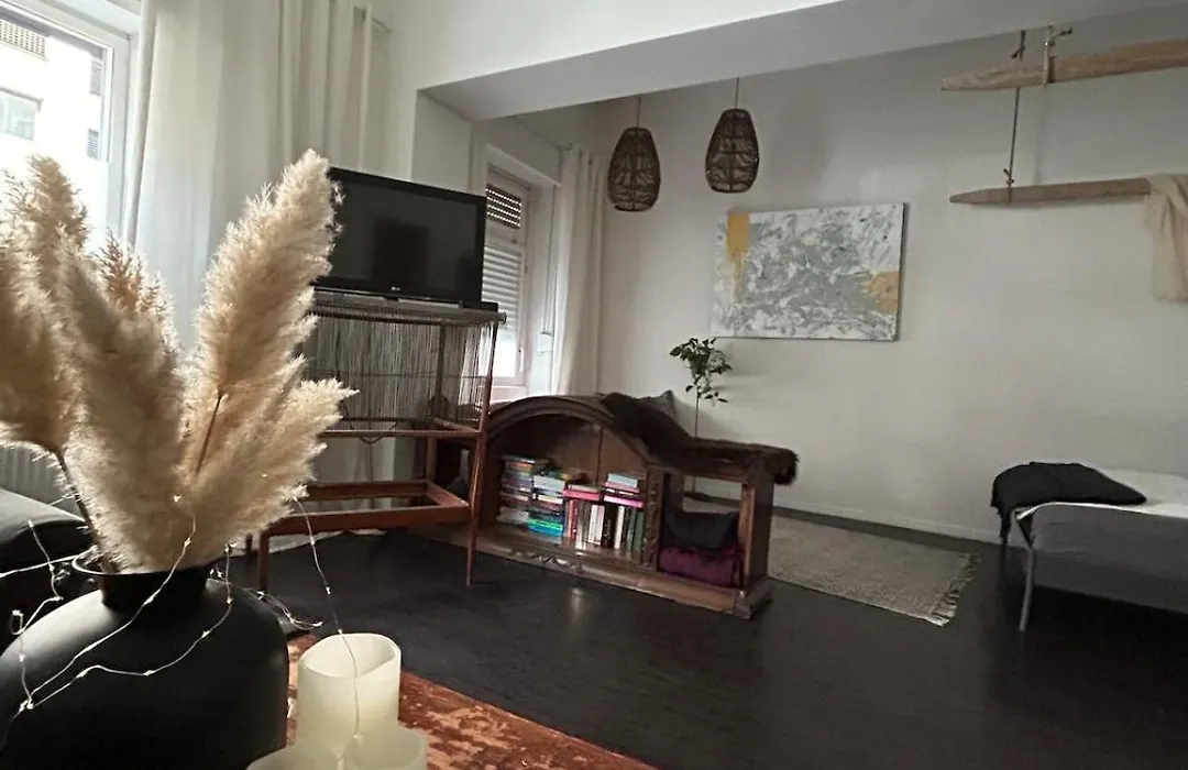 Industrielle Loft Wohnung in Friedrichshain-1
