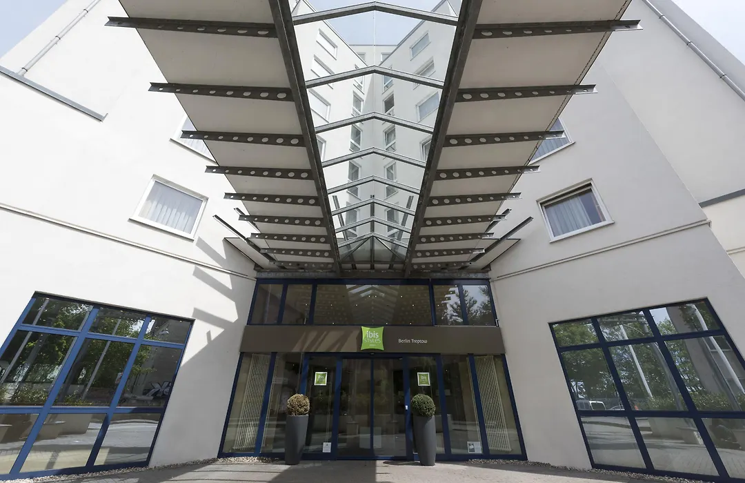 Ibis Styles Berlin Treptow-1