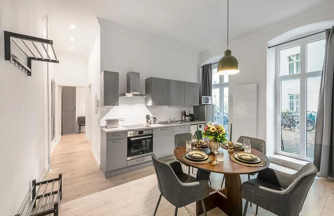 The Lohmeyerstr Iii, Lovely 2 Bedroom Group & Family Friendly, 2- 4 Guests-1
