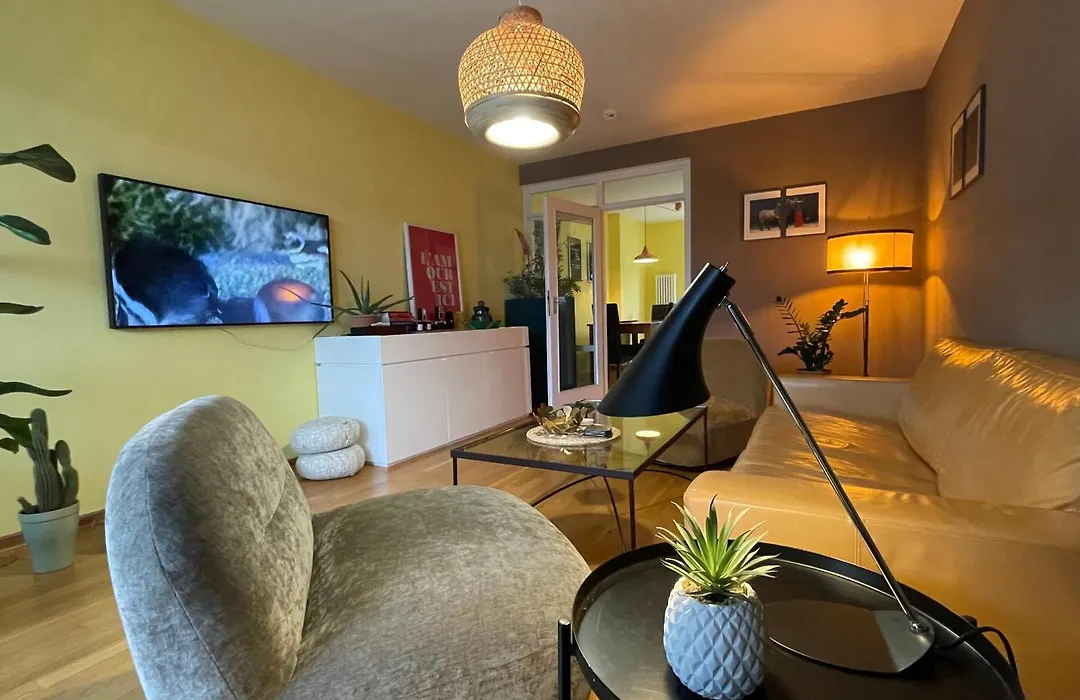 Checkpoint Charlie Apartment-1