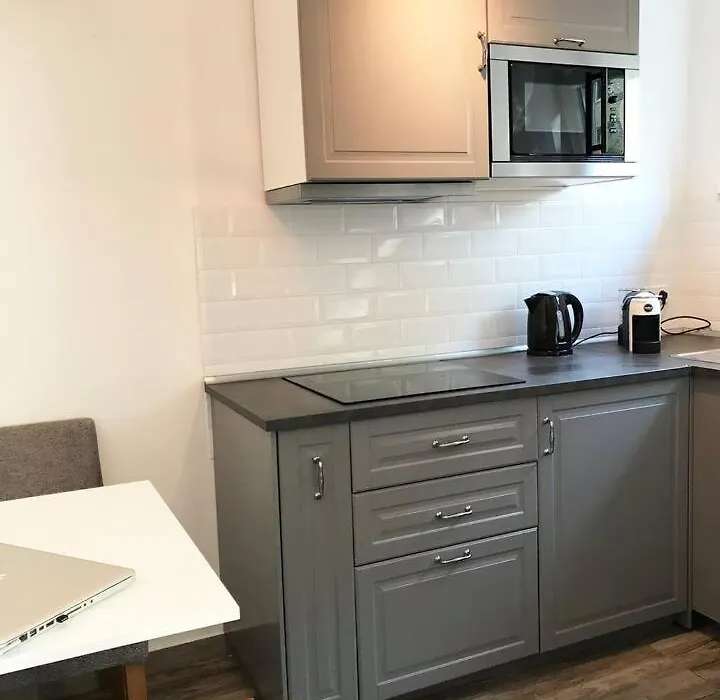 Designer Central Apartment With Parking & Terrace-1