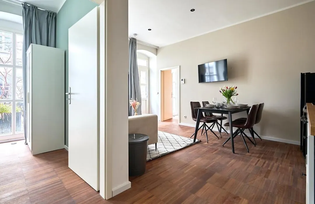 Central Apartment - Linienstrasse-1