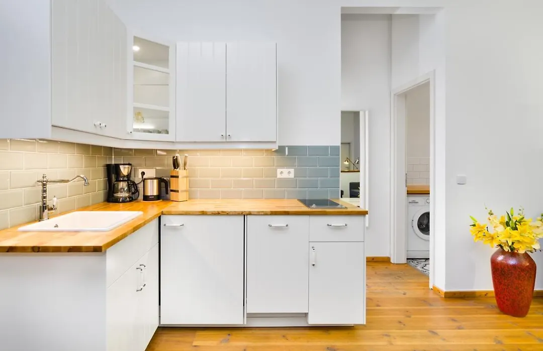The Melchior, Luxury Industry Loft In Mitte, Group & Family Friendly, 2 Bath Rooms, Big Dining Table, Ideal For 4 - 6 Guests-1