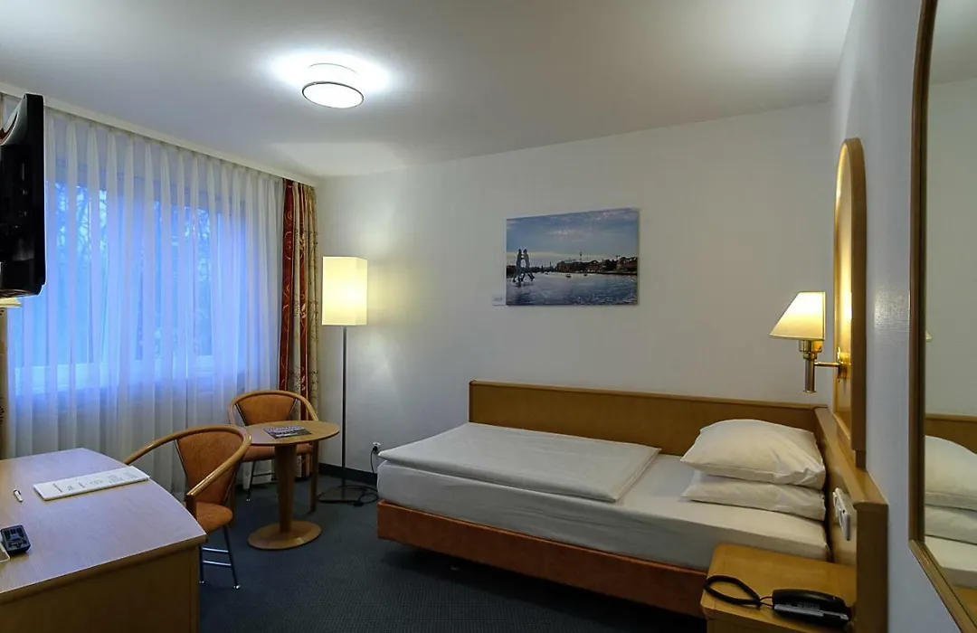 Hotel Rheinsberg Am See-1