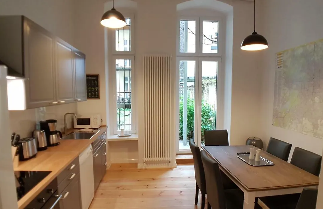 Lang Re By Rockchair Apartments L Superhost Status L 2 Bedrooms Boxspringbeds In City Center - Cozy Family & Business Flair Welcomes You!-1