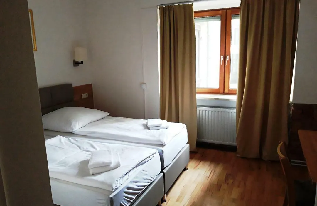 LV Rooms&Apartments am Lützowplatz-1