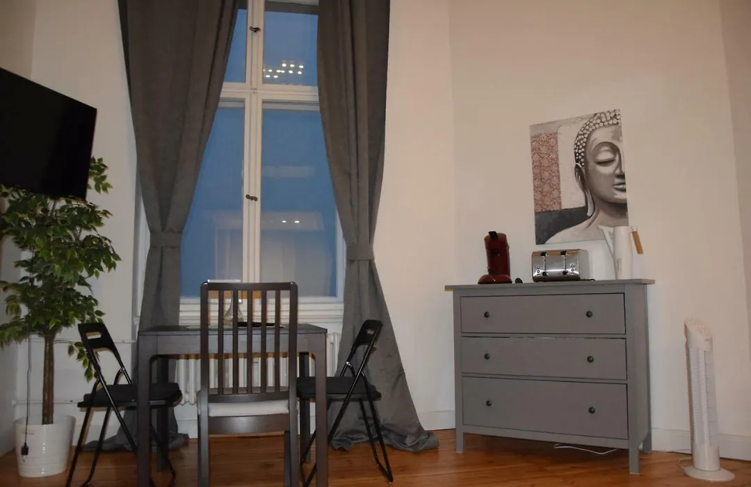 Kudamm Apartments-1