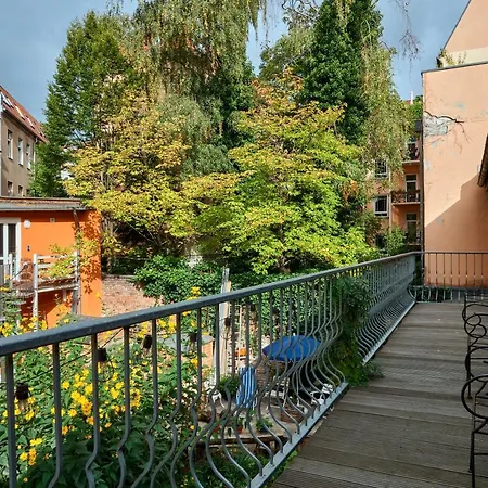 Beautiful Backyard Remise-3