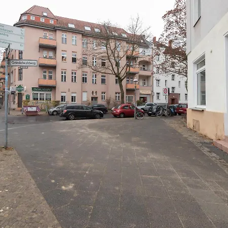 Apartments Berlin Aroser Allee-2