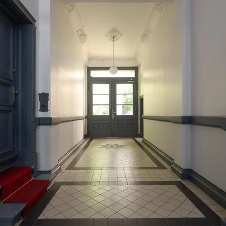 4 Personen Altbau nahe Kurfürstendamm - Othello-3