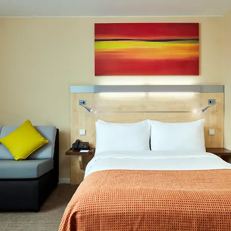 Holiday Inn Express Berlin City Centre West-2