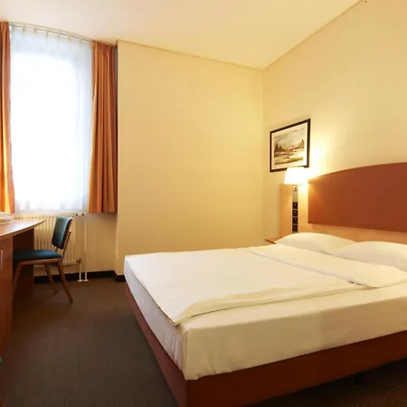 Intercityhotel Berlin Ostbahnhof-2