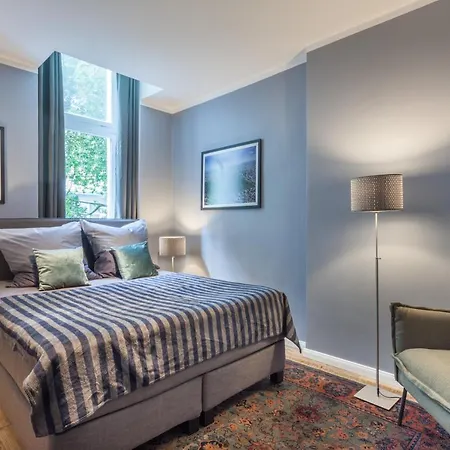 The Paul II - Stylish & Central 3 Bedroom Apartment, Group & Family Friendly, 4- 6 Guests-2