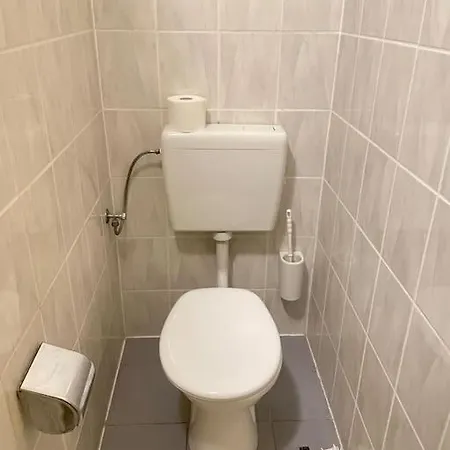 Einzimmerwohnung + Dusche und WC-3
