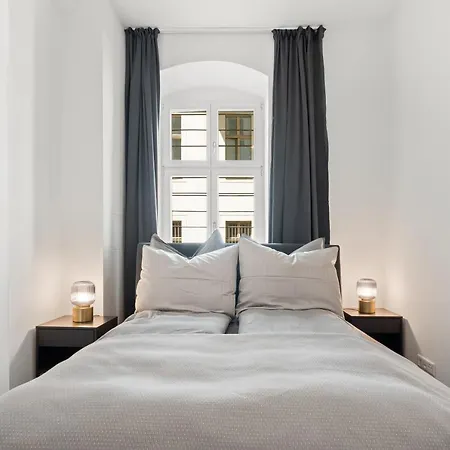The Strassburger, Stylish 3 Bedroom Apartment In Mitte, Group & Family Friendly, 4- 6 Guests-3