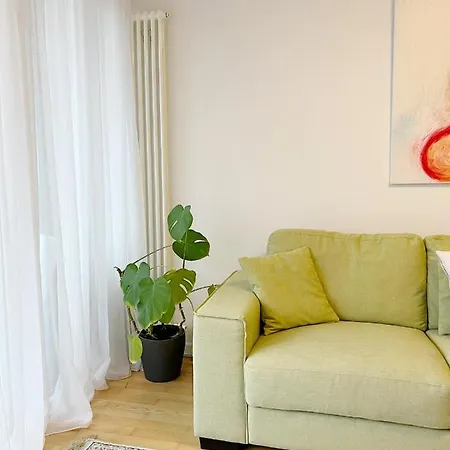 Prime Location Comfort Apartment With Balcony-3