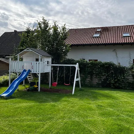 Hochwertiges Haus mit Garten mit guter Anbindung-2