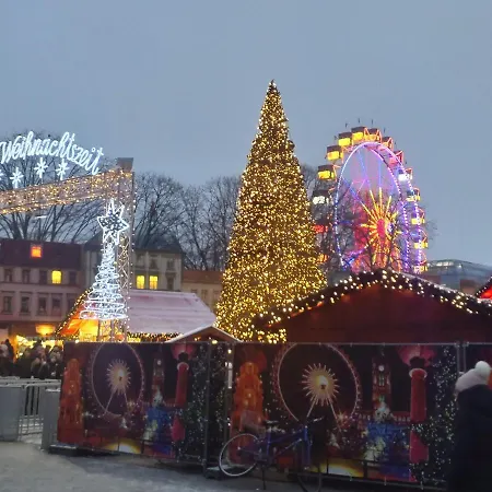 Mitte Von Mitte - Blick Auf Den Turm-3