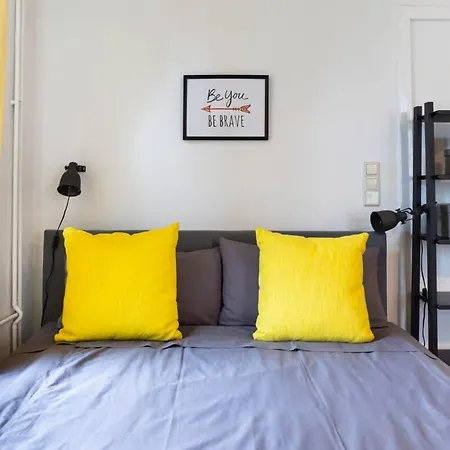 Shabby Chic Plus Self Checkin And Free Street Parking-2