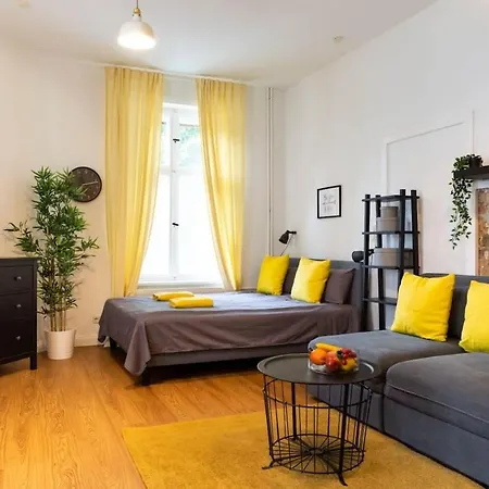 Shabby Chic Plus Self Checkin And Free Street Parking-3