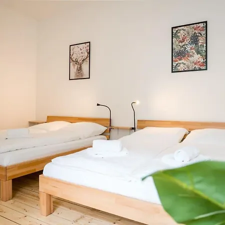 Spacious 3Br Plus Ac Self Check-In Street Parking-3